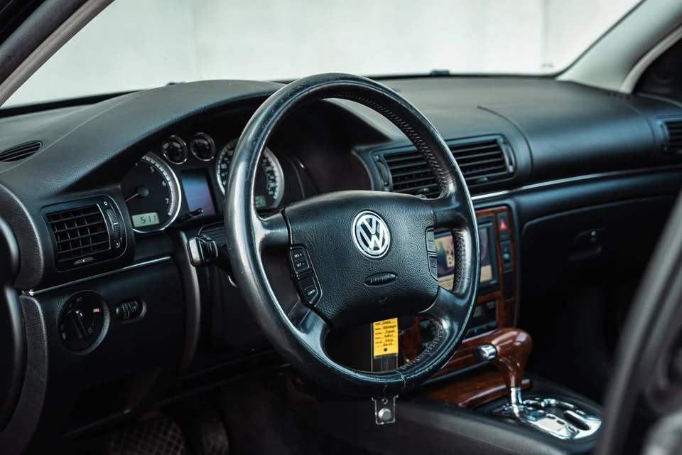 2002 Volkswagen Passat - Image 10 of 17
