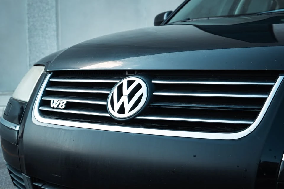 2002 Volkswagen Passat - Image 8 of 17