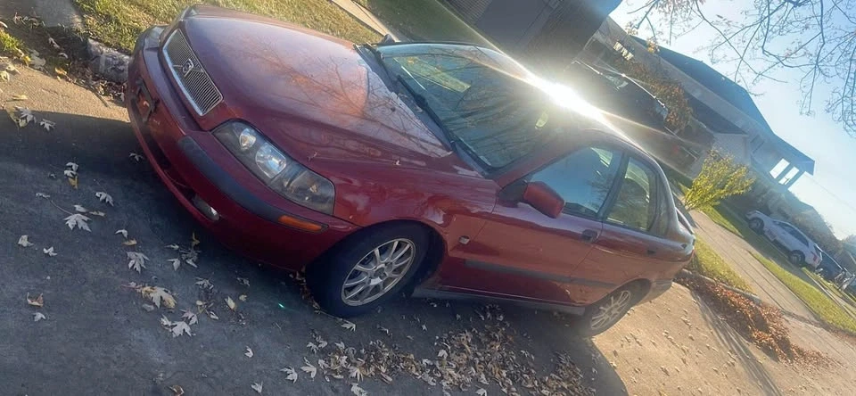 2002 Volvo 200 Series - Image 2 of 4