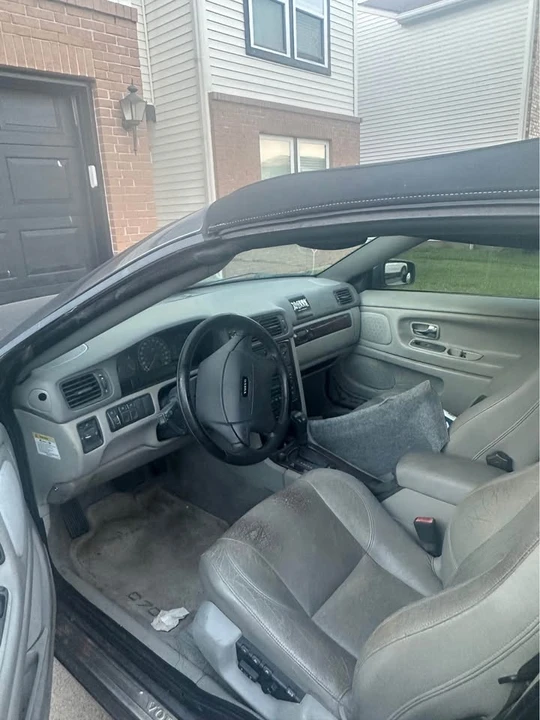 2002 Volvo C70 1st Gen - Image 2 of 6