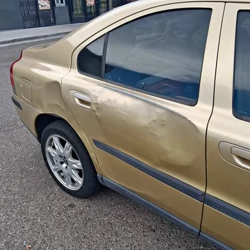 2002 Volvo S60 2.4T AWD Sedan