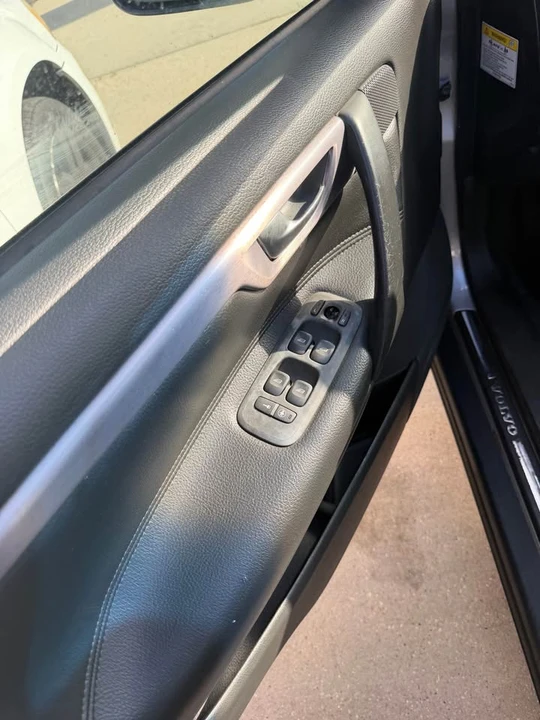 2002 Volvo S60 1st Gen - Image 5 of 7