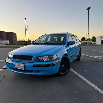 2002 Volvo V40