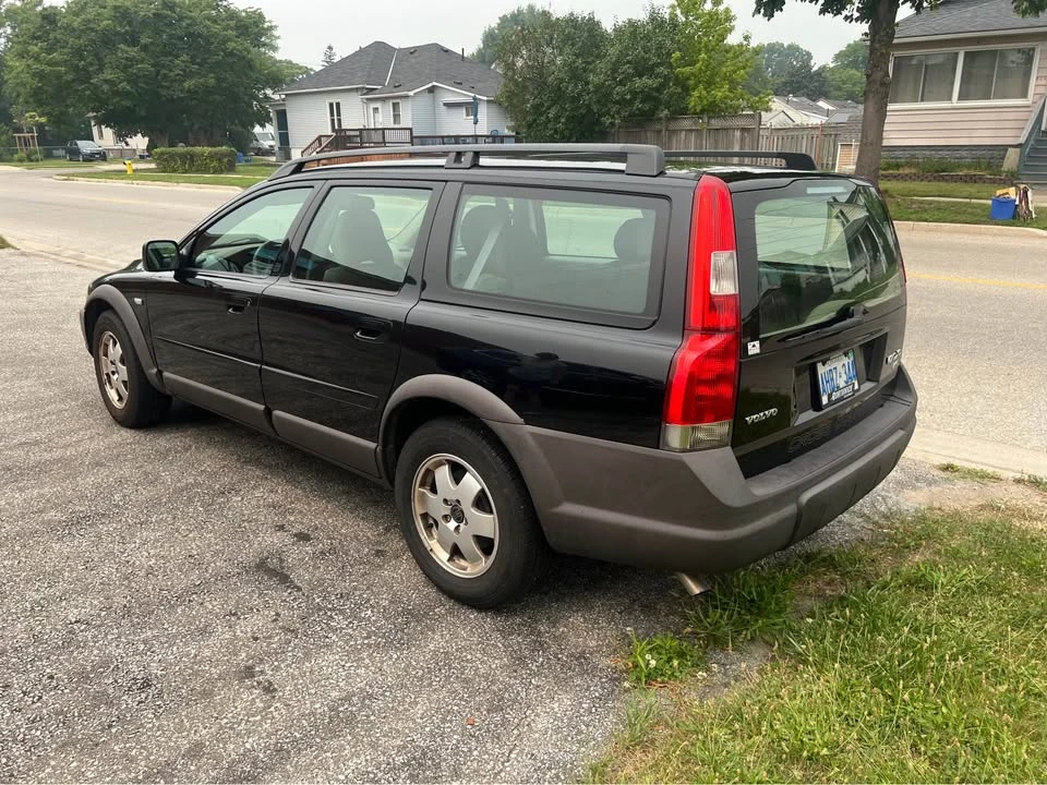 2002 Volvo V70 2nd Gen - Image 3 of 4