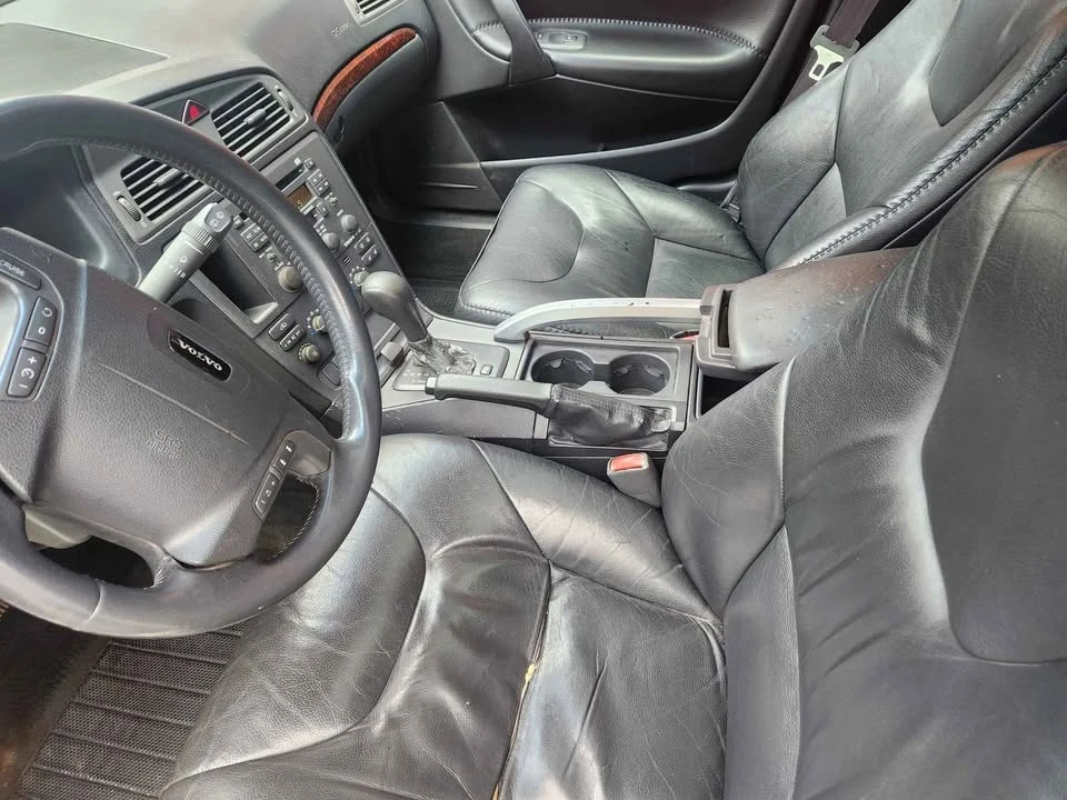 2002 Volvo V70 2nd Gen - Image 7 of 13