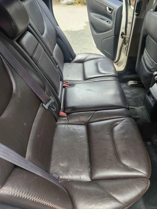 2002 Volvo V70 2nd Gen - Image 9 of 13