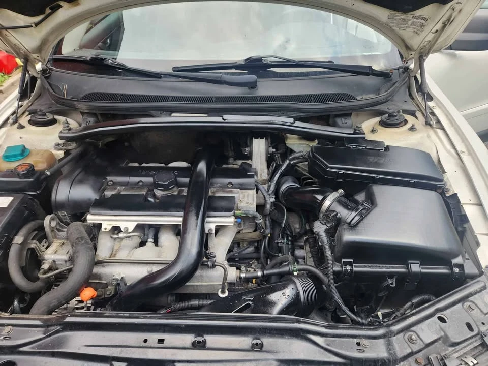 2002 Volvo V70 2nd Gen - Image 13 of 13
