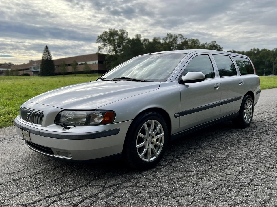 2002 Volvo V70 2nd Gen - Image 13 of 31