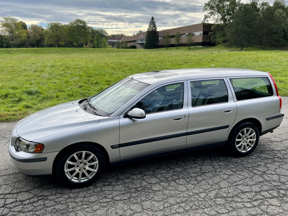 2002 Volvo V70 2nd Gen - Image 14 of 31