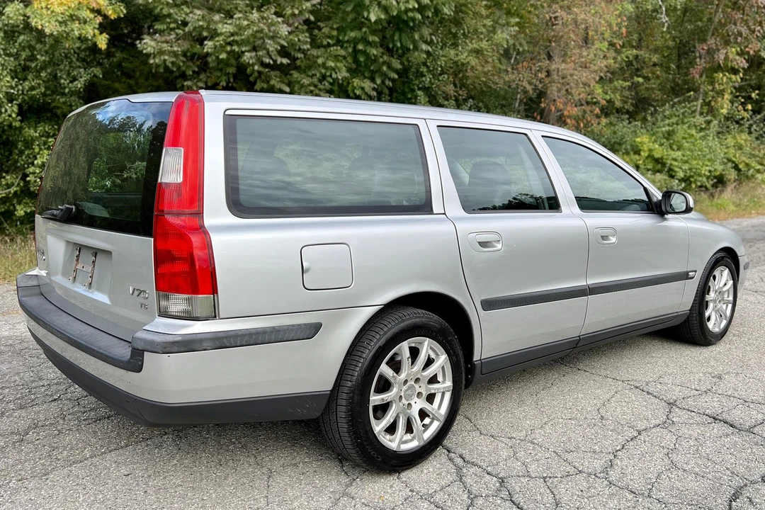 2002 Volvo V70 2nd Gen - Image 4 of 31