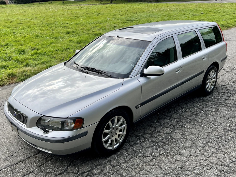 2002 Volvo V70 2nd Gen - Image 12 of 31