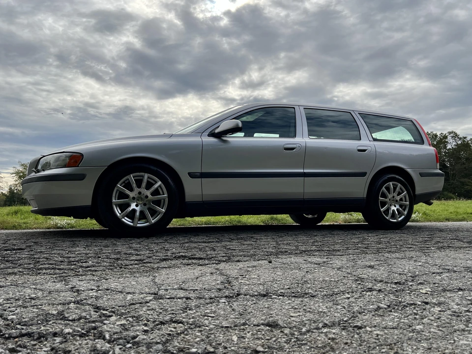 2002 Volvo V70 2nd Gen - Image 16 of 31