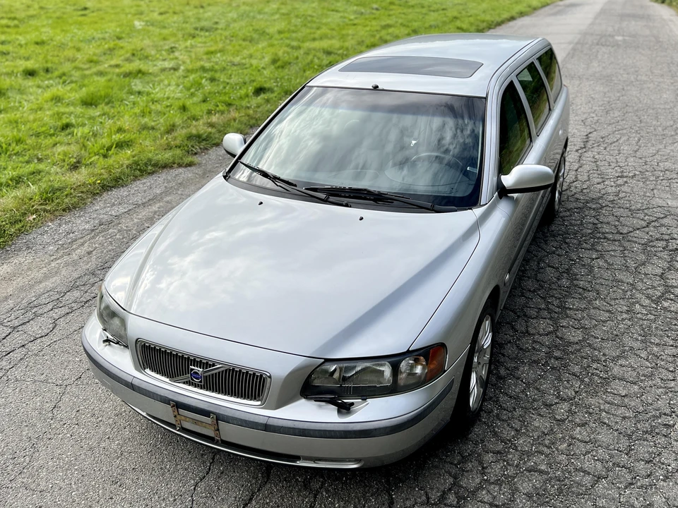 2002 Volvo V70 2nd Gen - Image 11 of 31