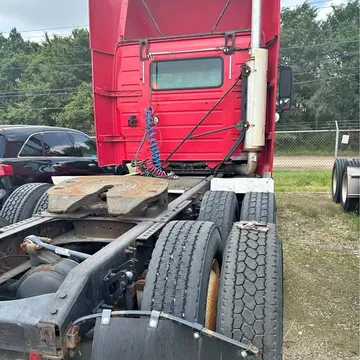 2002 Volvo VN
