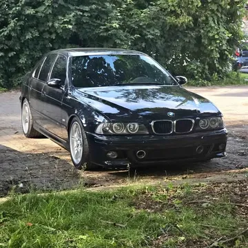 2002 BMW M5