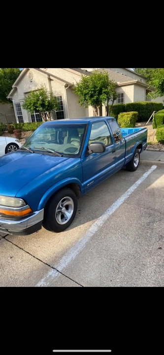 2002 Chevrolet S-10 - Image 3 of 5