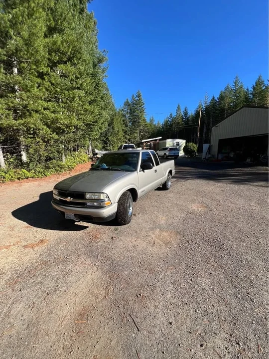 2002 Chevrolet S-10 - Image 3 of 8