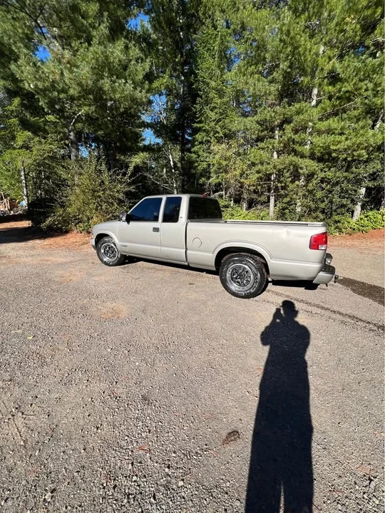 2002 Chevrolet S-10 - Image 8 of 8