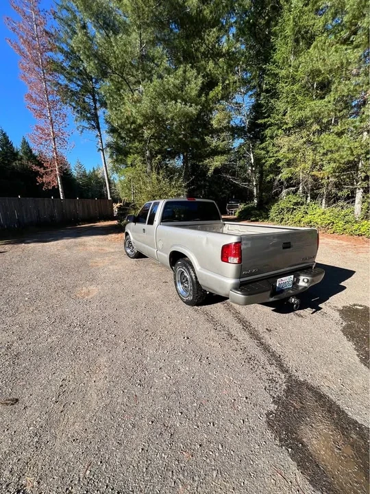 2002 Chevrolet S-10 - Image 7 of 8