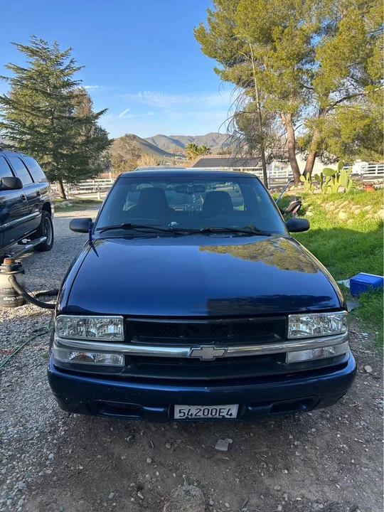 2002 Chevrolet S-10 - Image 3 of 9