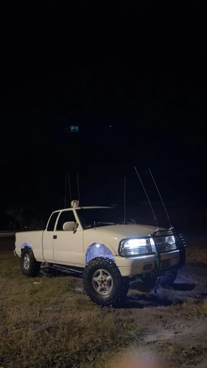 2002 Chevrolet S-10 - Image 2 of 4