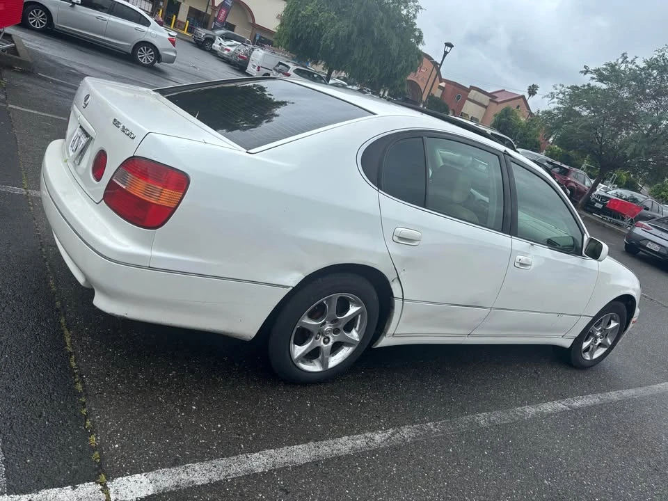 2002 Lexus GS 2nd Gen - Image 3 of 3