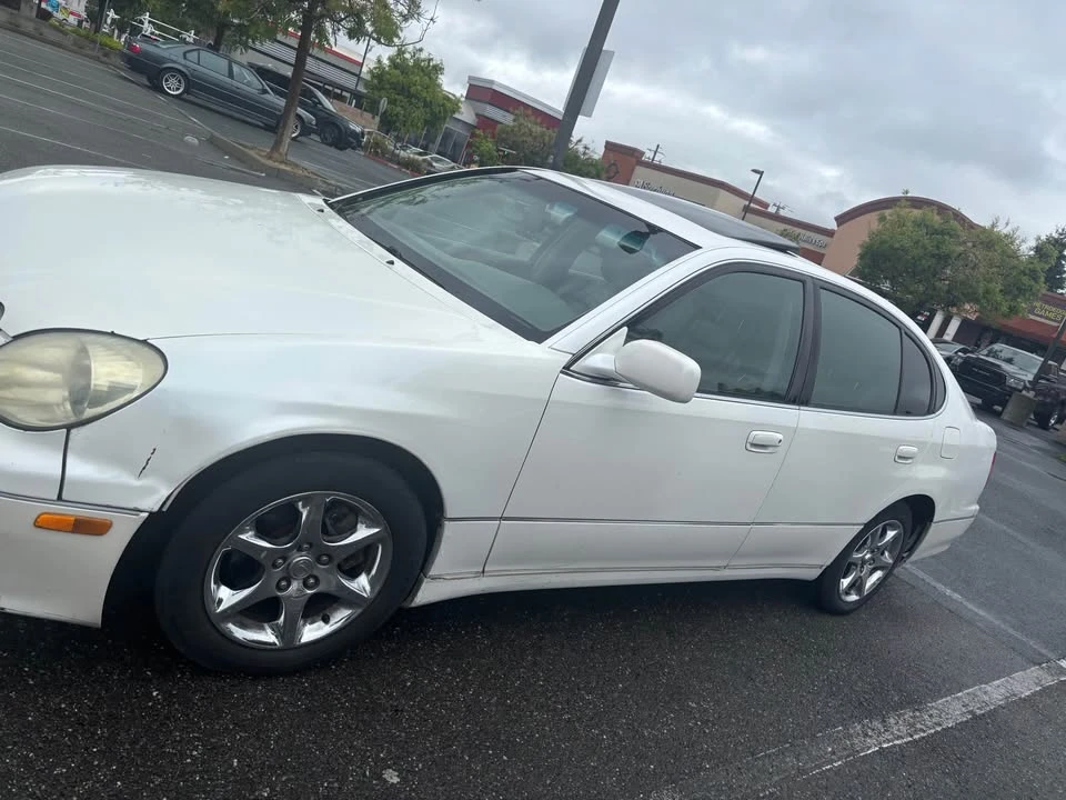 2002 Lexus GS 2nd Gen - Image 2 of 3