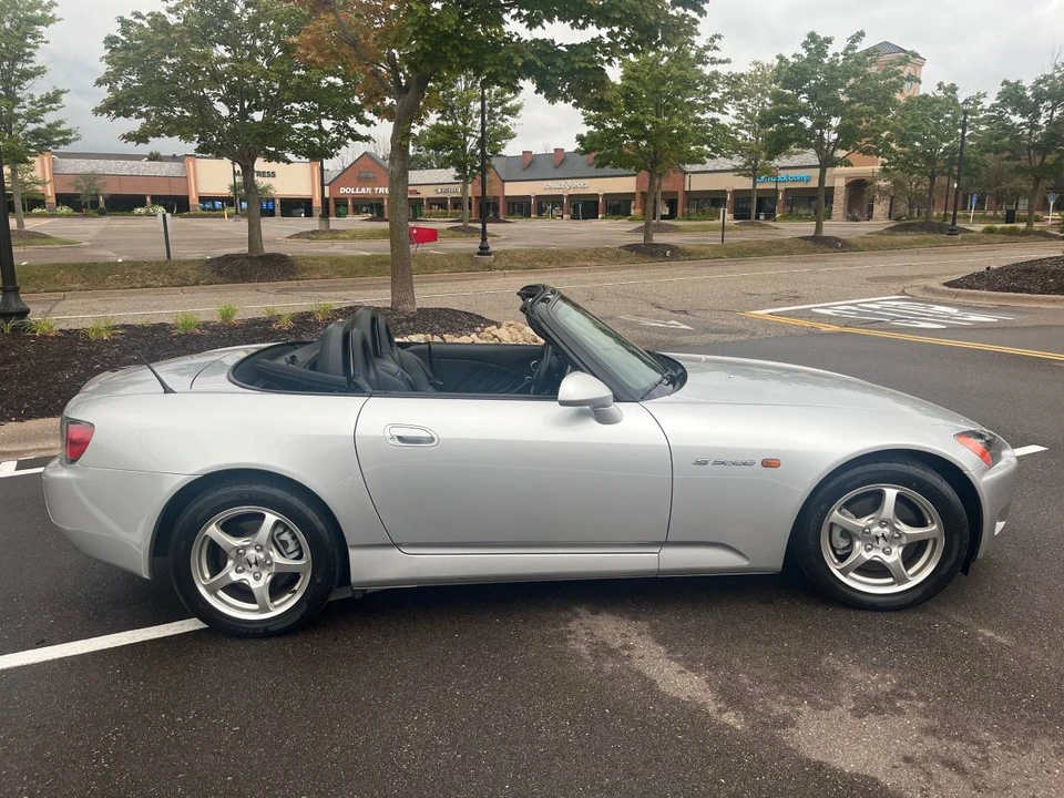 2002 Honda AP1 S2000 - Image 2 of 24
