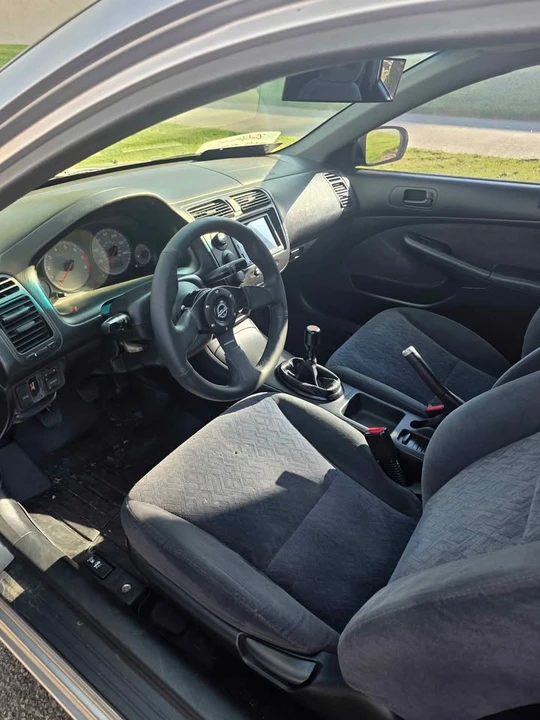 2002 Honda Civic 7th Gen - Image 3 of 10