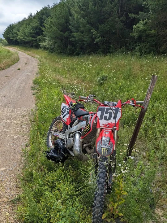 2002 Honda CR - Image 7 of 9