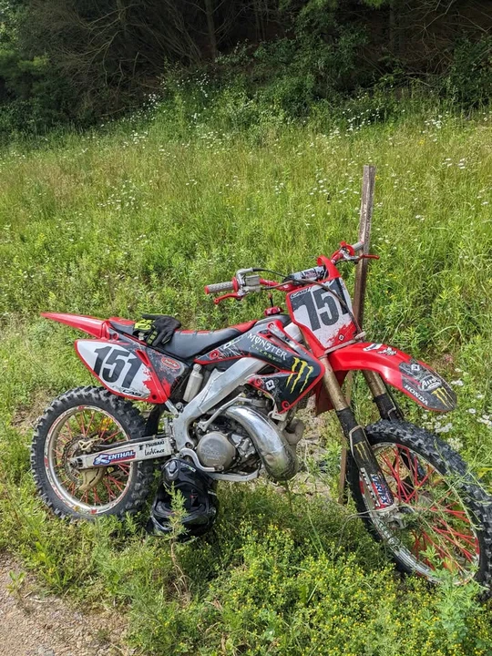 2002 Honda CR - Image 8 of 9