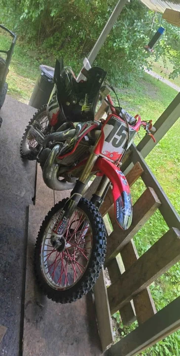 2002 Honda CR - Image 4 of 9
