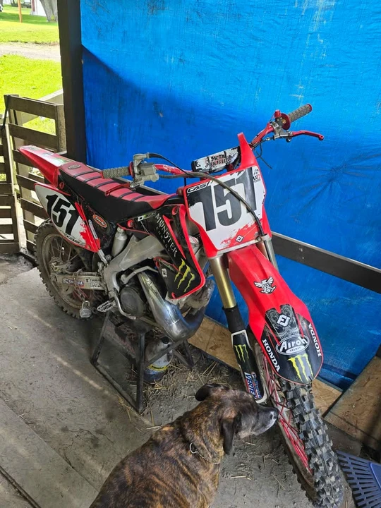 2002 Honda CR - Image 2 of 9