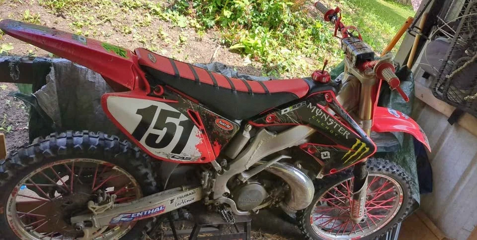 2002 Honda CR - Image 9 of 9