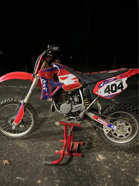 2002 Honda CR - Image 4 of 7