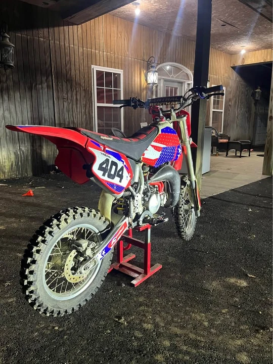 2002 Honda CR - Image 3 of 7