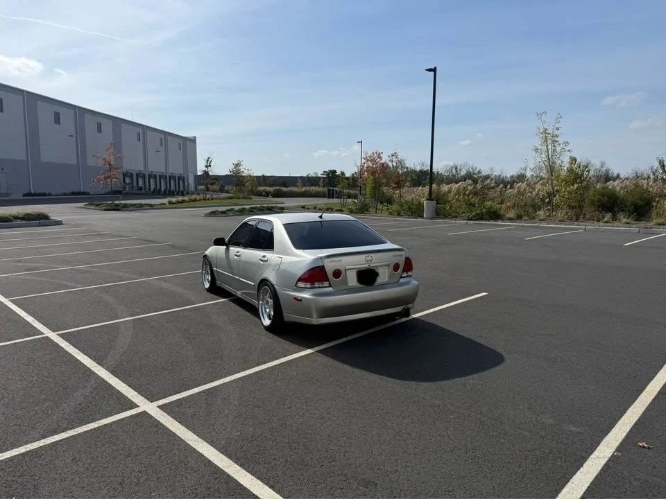 2002 Lexus IS 1st Gen - Image 2 of 9
