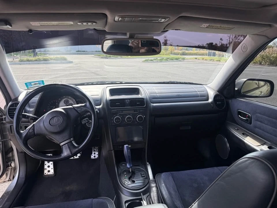 2002 Lexus IS 1st Gen - Image 8 of 9