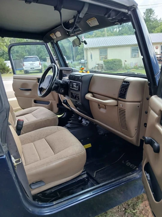 2002 Jeep - Image 2 of 5