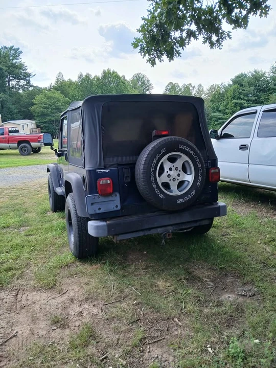 2002 Jeep - Image 4 of 5