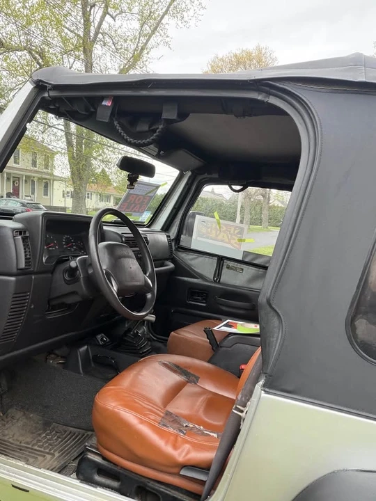 2002 Jeep TJ Wrangler - Image 9 of 10