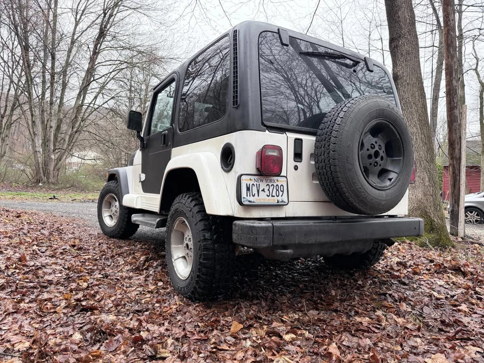 2002 Jeep TJ Wrangler - Image 2 of 6