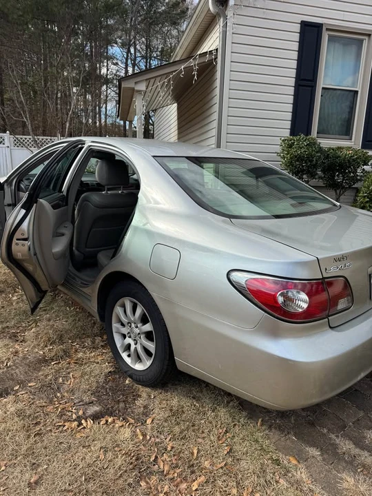 2002 Lexus ES 3rd Gen - Image 5 of 9