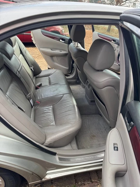 2002 Lexus ES 3rd Gen - Image 8 of 9