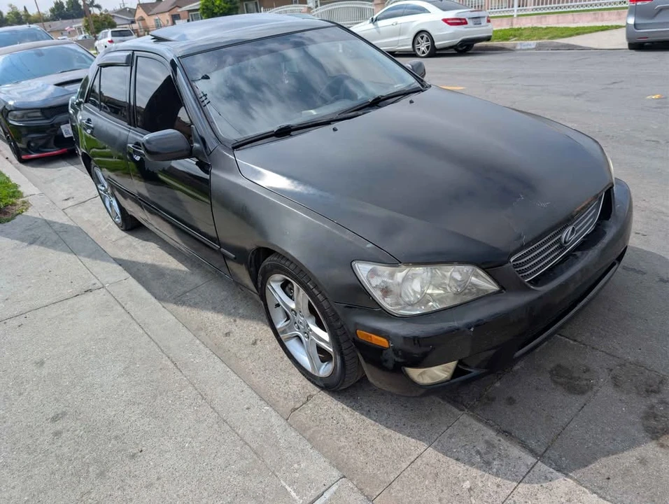 2002 Lexus IS 1st Gen - Image 2 of 10