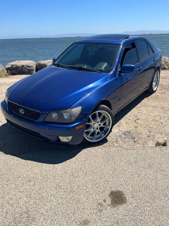 2002 Lexus IS 1st Gen - Image 2 of 6