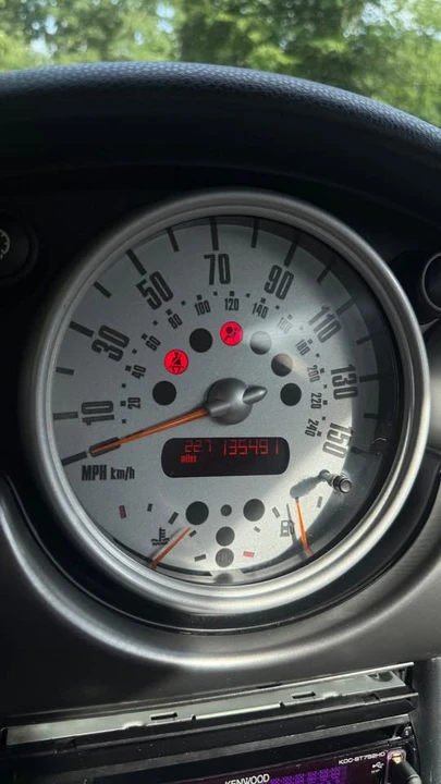 2002 Mini Mini Cooper S 1st Gen - Image 9 of 10