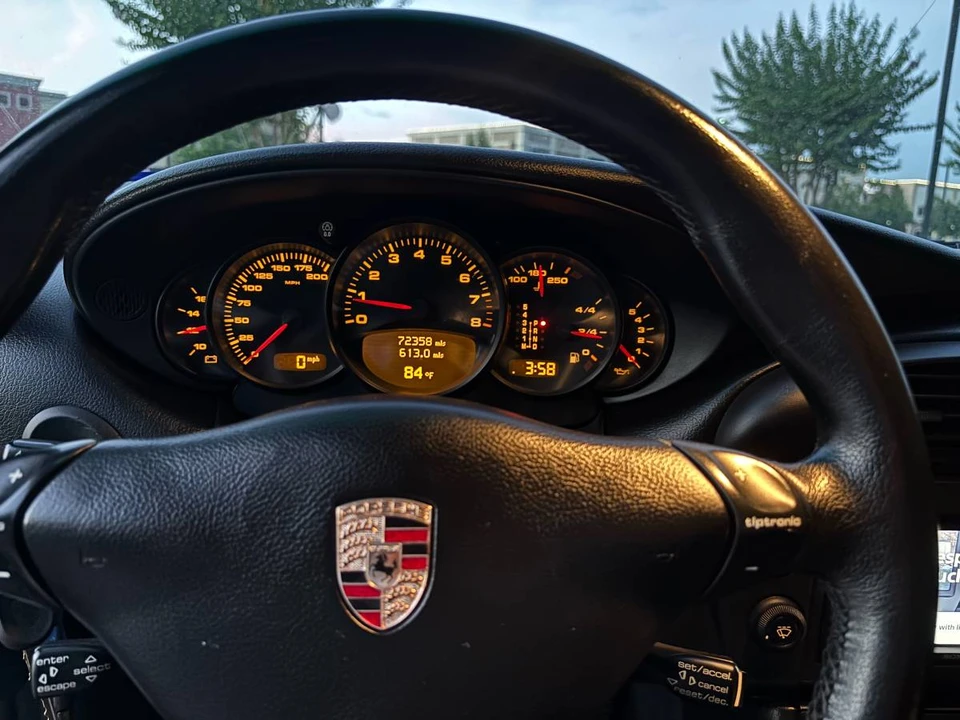 2002 Porsche 996 Carrera - Image 6 of 11