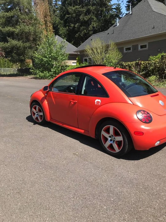 2002 Volkswagen New Beetle - Image 10 of 11