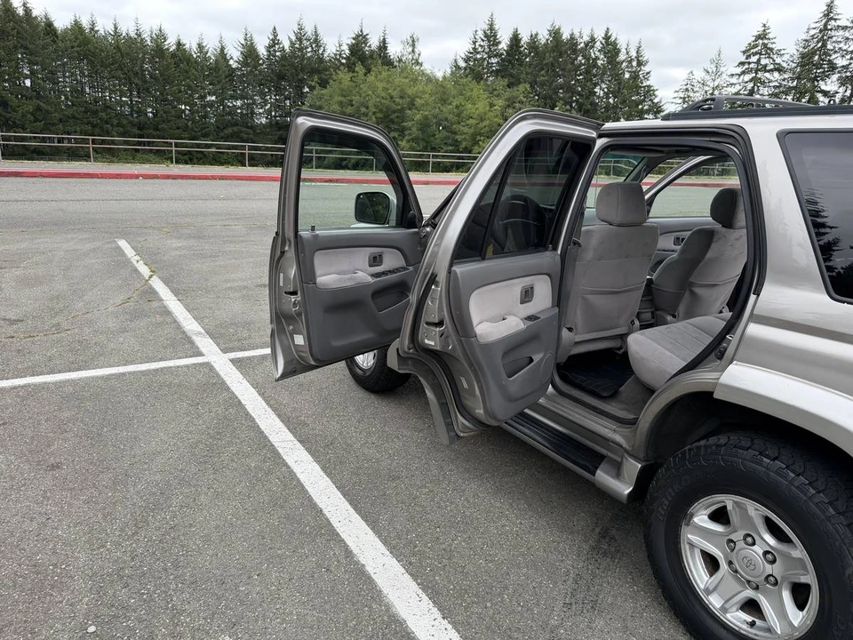 2002 Toyota 4Runner 3rd Gen - Image 5 of 20